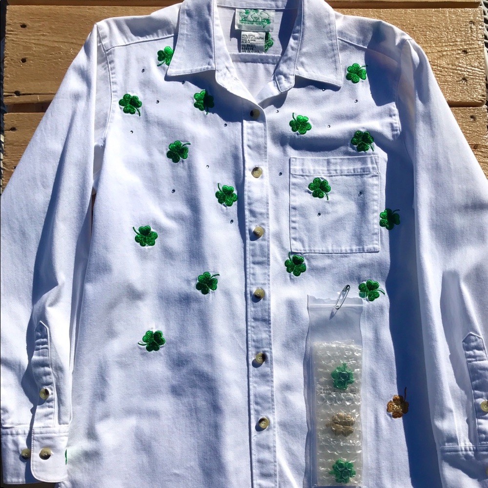 VTG Quacker Factory Clover & Button Covers Shirt SZ SMALL St.Patrick’s Day Irish - Picture 1 of 7